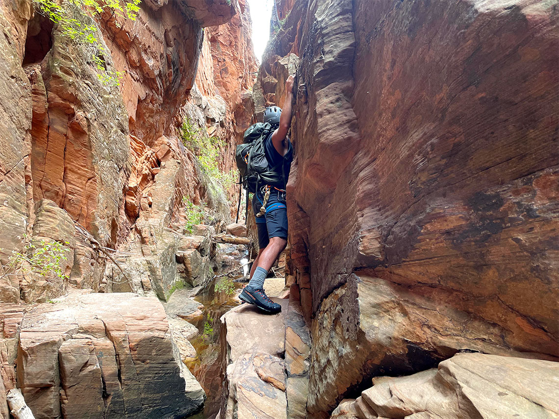 Traversing a small edge in Behuin Canyon