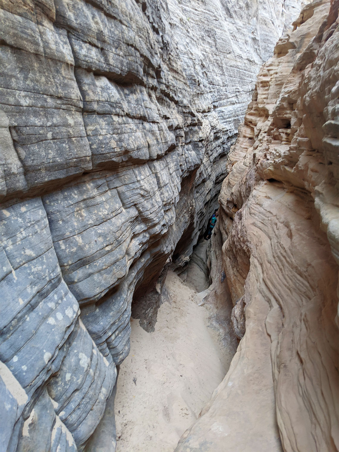 Beginning of the slot section of Stegosaur Canyon